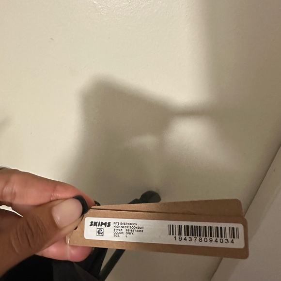 Skims Fits Everybody High Neck Bodysuit - Picture 3 of 3